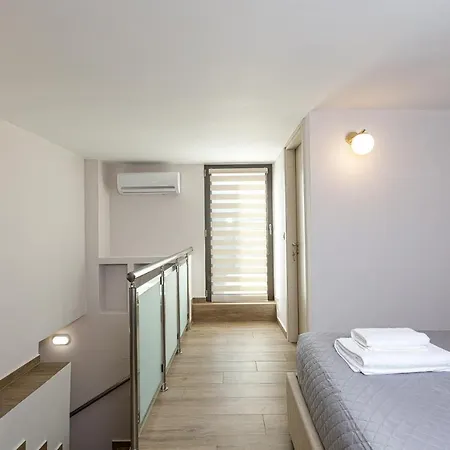 Aurora Suites מלון חאניה