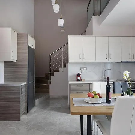 Aurora Suites מלון *