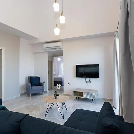 מלון Aurora Suites *