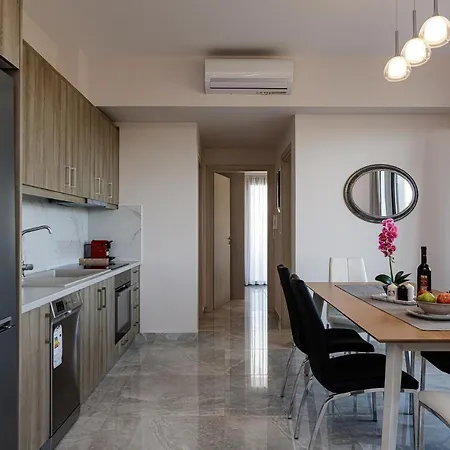מלון Aurora Suites