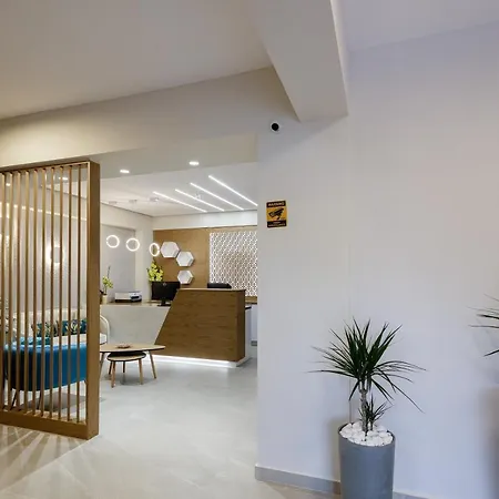 מלון Aurora Suites