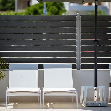 מלון Aurora Suites *